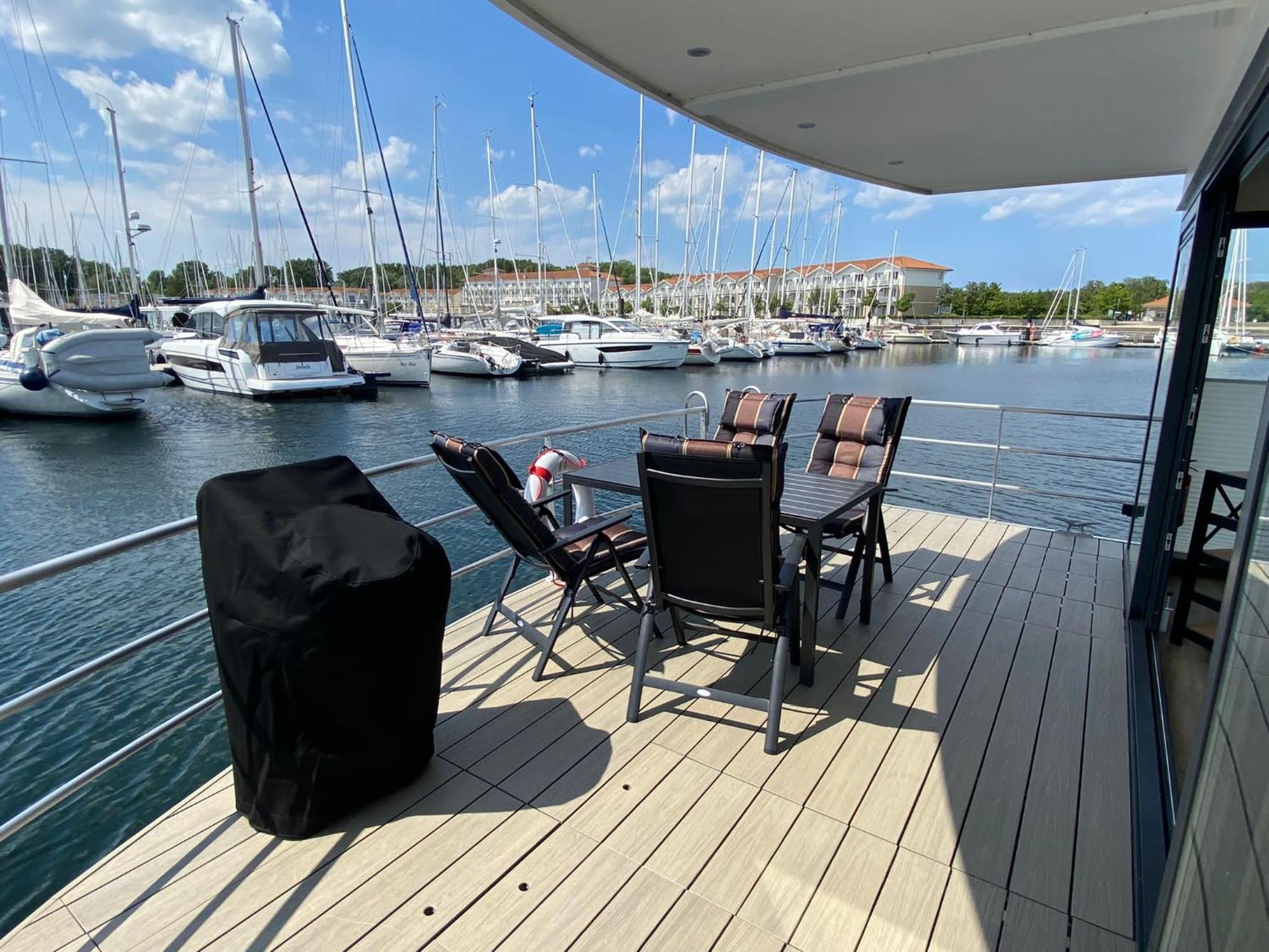 Urlaub Auf Dem Wasser Mit Einmaligen Ausblick - Well Hausboote Boltenhagen 10 Екстер'єр фото
